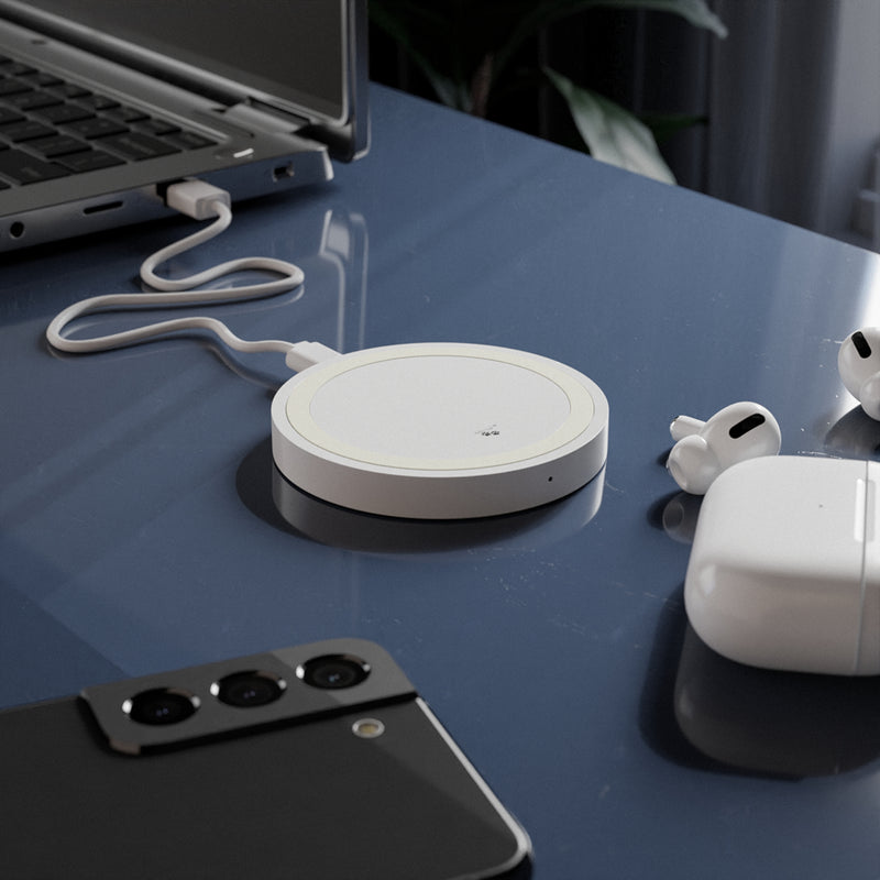 Quake Wireless Charging Pad in white